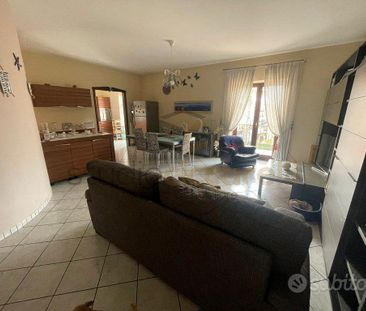 Appartamento In Condominio Signorile Zona Centrale - Photo 4