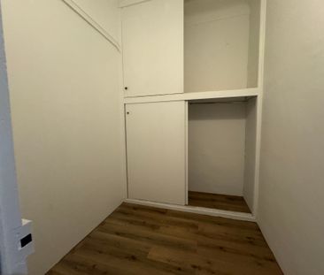 Appartement 2 pièces 65m2 MARSEILLE 1ER 770 euros - Photo 3