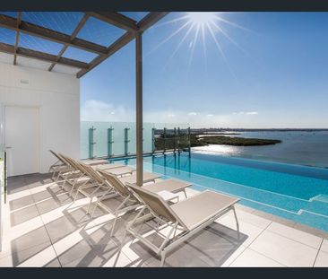 Sophisticated Bayside Living - Photo 1