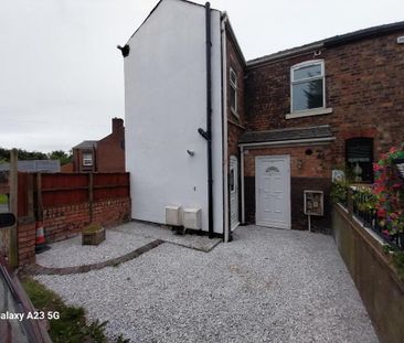 2 bedroom flat to rent - Photo 4