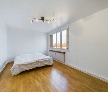 Location Appartement 2 pièces 65m² VILLEURBANNE 69100 - Photo 2