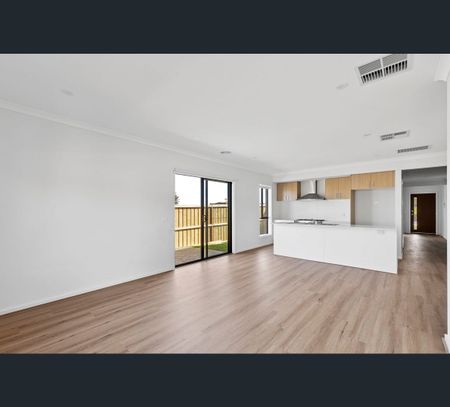 63 Batten Road, Charlemont, Vic 3217 - Photo 4