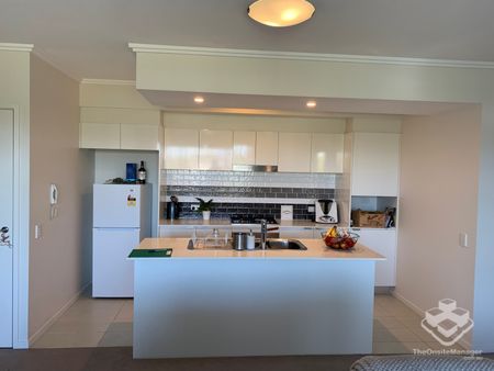 Modern 2-Bedroom Apartment in Leafy Lutwyche — Unbeatable Location - Photo 5