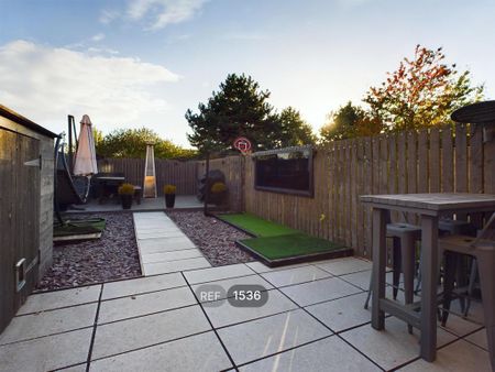 4 bedroom detached house to rent - Photo 3