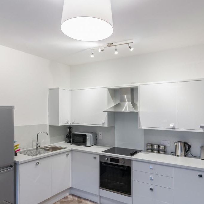 3 bedroom flat to rent - Photo 1
