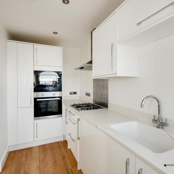 2 Bed Flat - Photo 1