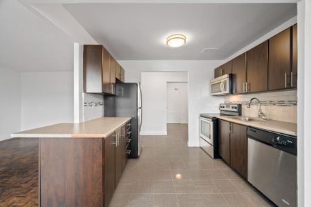 For Lease - 2300 Marine Drive Unit# 304, Oakville, Ontario - Photo 2