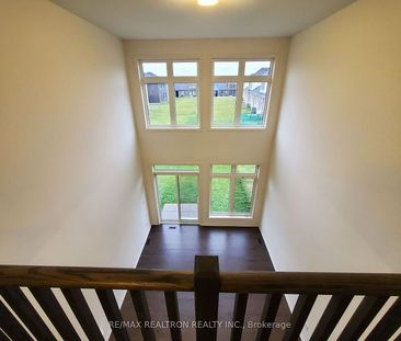 For Lease - 7 Mayapple Street, New Tecumseth, Ontario - Photo 2