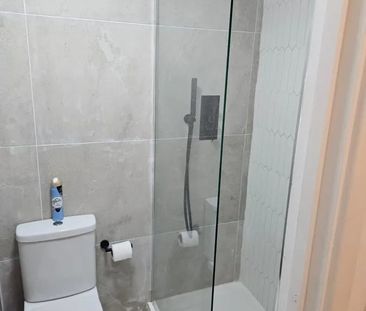 Studio Flat, Wandsworth High St, SW18 - Photo 4