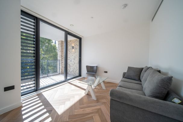 3 Bed Flat, Cluny Mews, SW5 - Photo 1