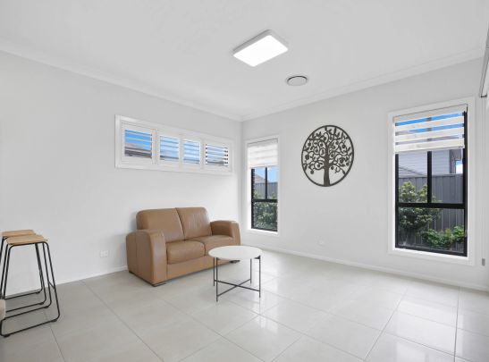 Modern & Sophisticated Home - Photo 1