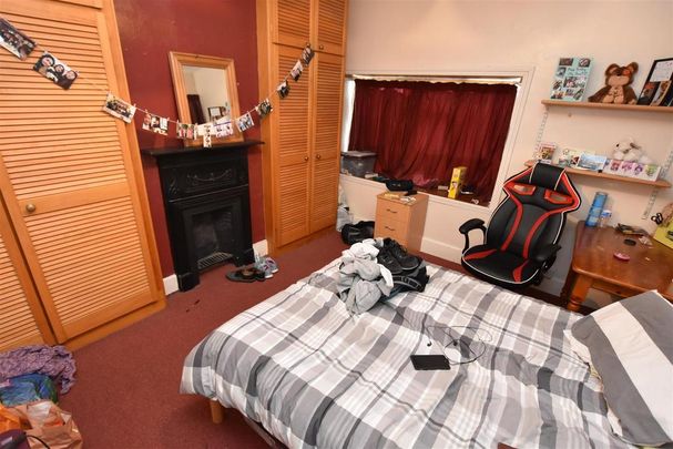 6 bedroom house to rent - Photo 1