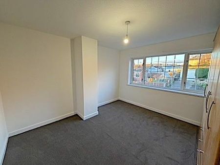 3 bedroom detached house to rent - Photo 4