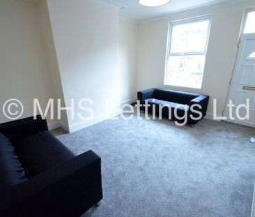 1 Bedroom Mid Terraced House for rent in Woodside Avenue - Photo 3