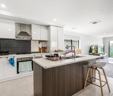 Modern Living Meets Everyday Comfort - Photo 6