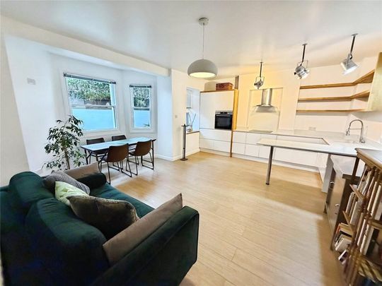 2 bedroom flat to rent - Photo 1