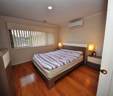 Three bedroom townhouse in great location - Photo 4