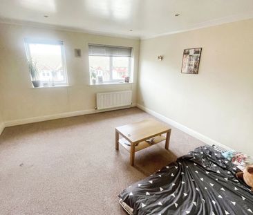 1 bedroom flat to rent Courtfield House, Hambledon Place - Photo 3
