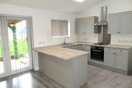 3 bedroom semi-detached house to rent - Photo 5