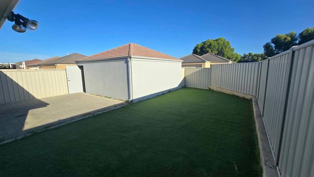 Low Maintenance - Fresh Modern Cottage Block Home - Air Con - Photo 1