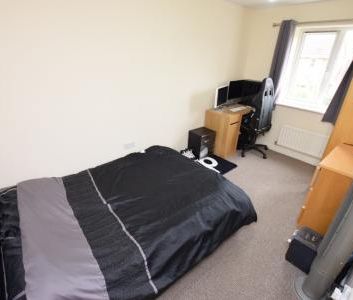 West Cotton Close, Far Cotton, Northampton, NN4 - Photo 2