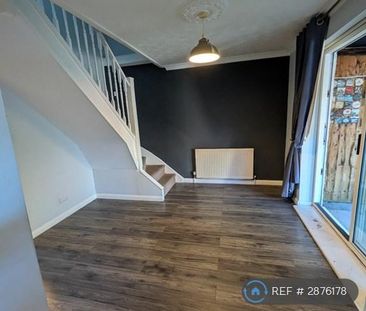 4 bedroom end of terrace house to rent - Photo 5