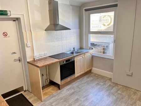 1 bedroom flat to rent - Photo 4