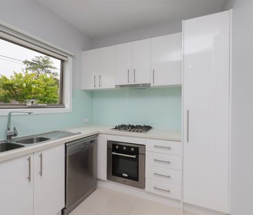 Pretty as a Picture - Photo 3