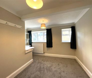 3 bedroom detached house to rent - Photo 3