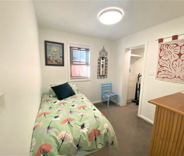 2 Bedroom Flat With Internet, Water & Electricity Included! - Photo 4