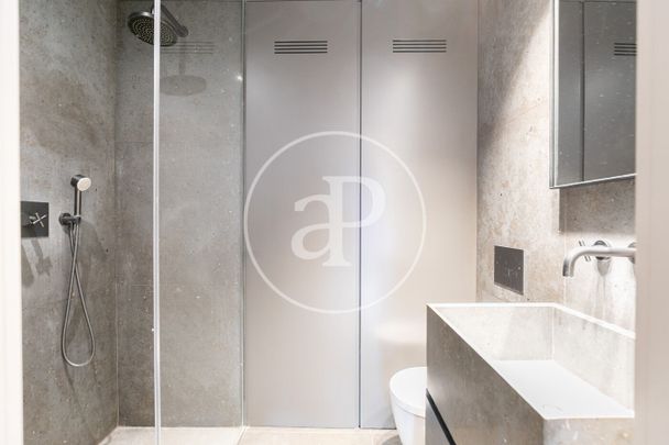 Apartment for rent in El Born - Photo 1