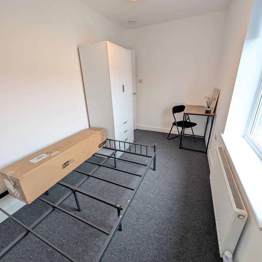 Bixley Close, Norwich - Photo 1