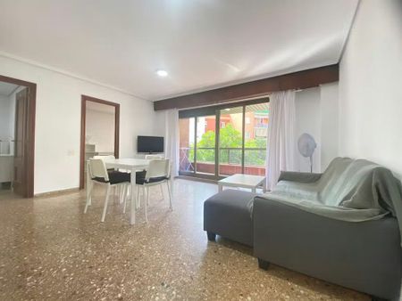 Avinguda de la Constitució, Valencia, Valencian Community 46009 - Photo 4