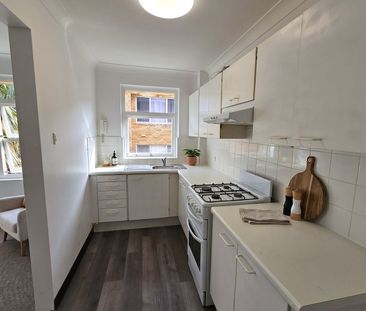 PRIME MOSMAN LIVING WITH COASTAL CONVENIENCE - Photo 4