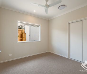 Brand New 4 Bedder Family House unbeatable LOW price $630 pw - Photo 5