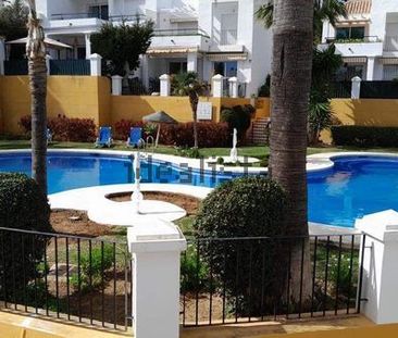 Alquiler de piso en Calle Señorío Gonzaga, 3 - Photo 1