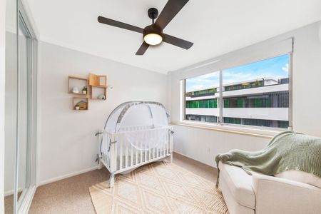 Central apartment basks in quiet bushland privacy - Photo 4