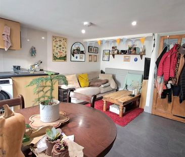 1 bedroom semi-detached house to rent - Photo 3