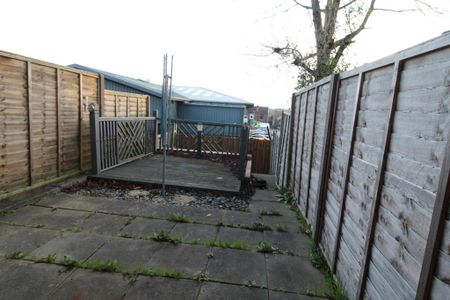 2 bedroom terraced house to rent - Photo 3