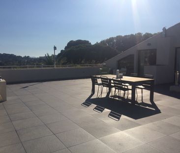 À louer – Superbe T4 meublé en duplex avec terrasses et parkings – ... - Photo 2