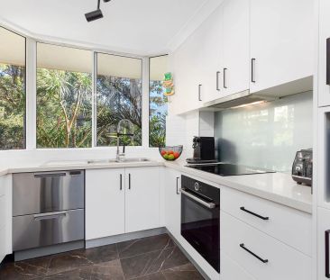 Beautifully Refreshed Two-Bedroom Apartment in Ultra-Convenient Loc... - Photo 5