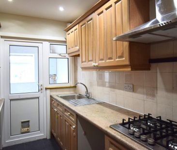 4 bedroom terraced house to rent - Photo 2