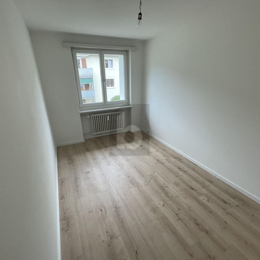 LICHTDURCHFLUTET MIT GROSSEM BALKON - Photo 1