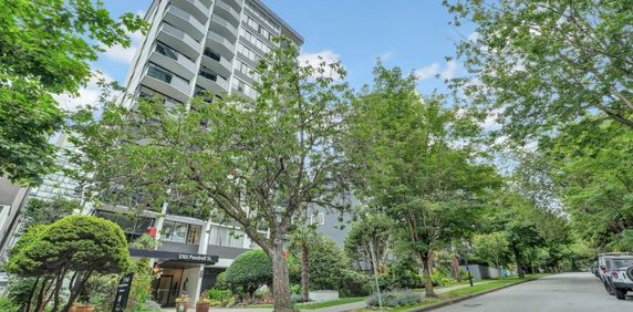 Sundowner Apartments - Photo 2