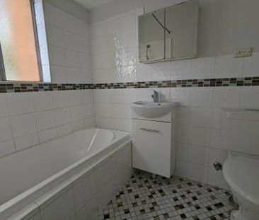 2/4 John Tipping Grove, Penrith NSW - Photo 3