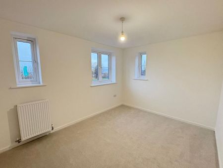 3 bedroom semi-detached house to rent - Photo 2