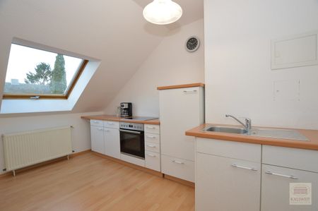 Lörick – Seestern: Gemütliche Dachgeschoß-Wohnung im Reihenendhaus - Photo 5