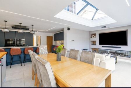 3 bedroom House To Let - Photo 5