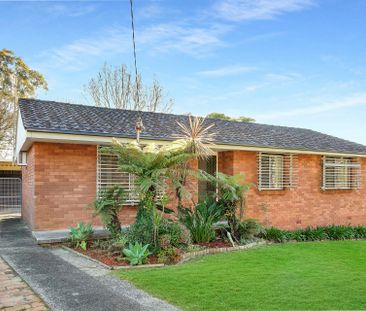 House, pool, garage. What more could you want! - Photo 4