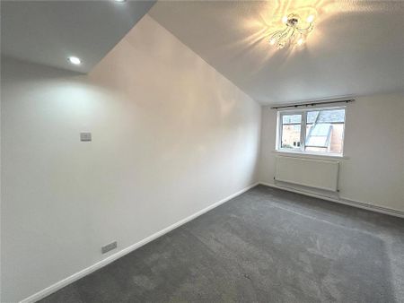 3 bedroom terraced house to rent - Photo 3